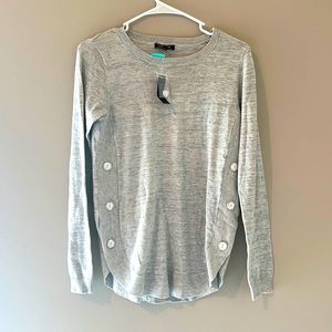 Women’s gray long sleeve sweater